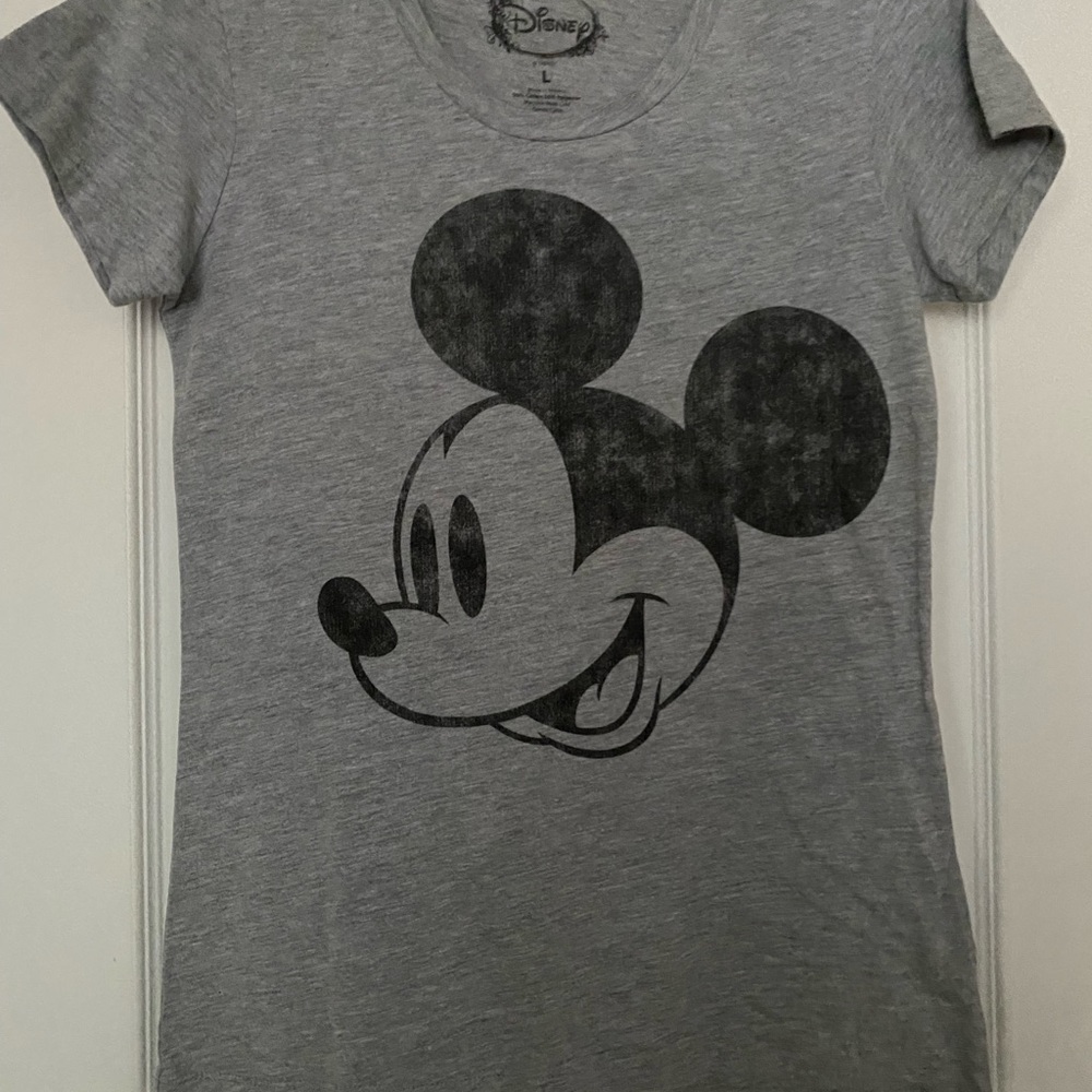 Women’s L gray Mickey Mouse T-shirt